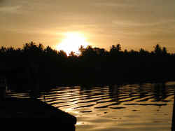 Sunrise from the ferry (Chumpong)